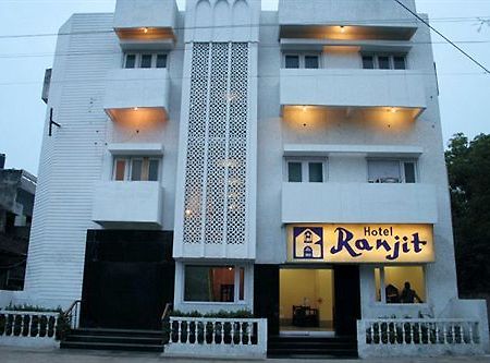 Hotel Ranjit Агра Экстерьер фото